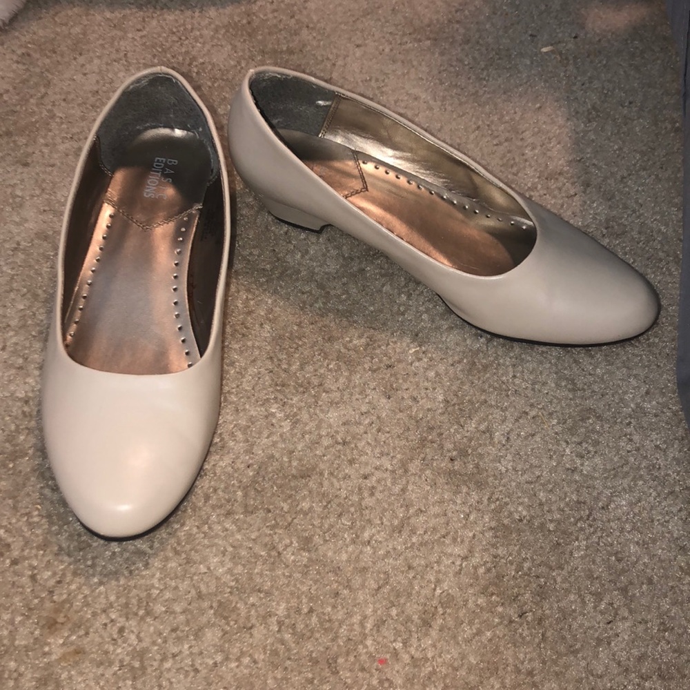 Basic Editions shoes